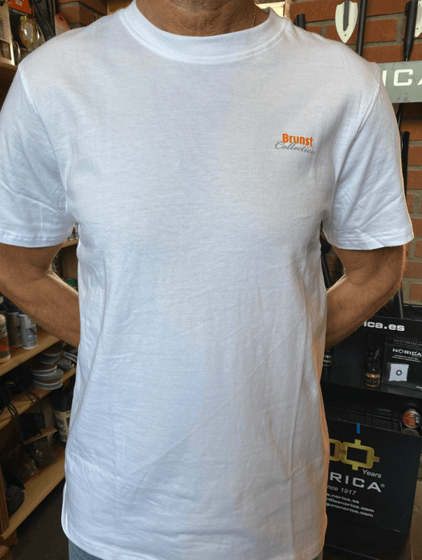 BRUNST T-SKJORTE HVIT MED LOGO